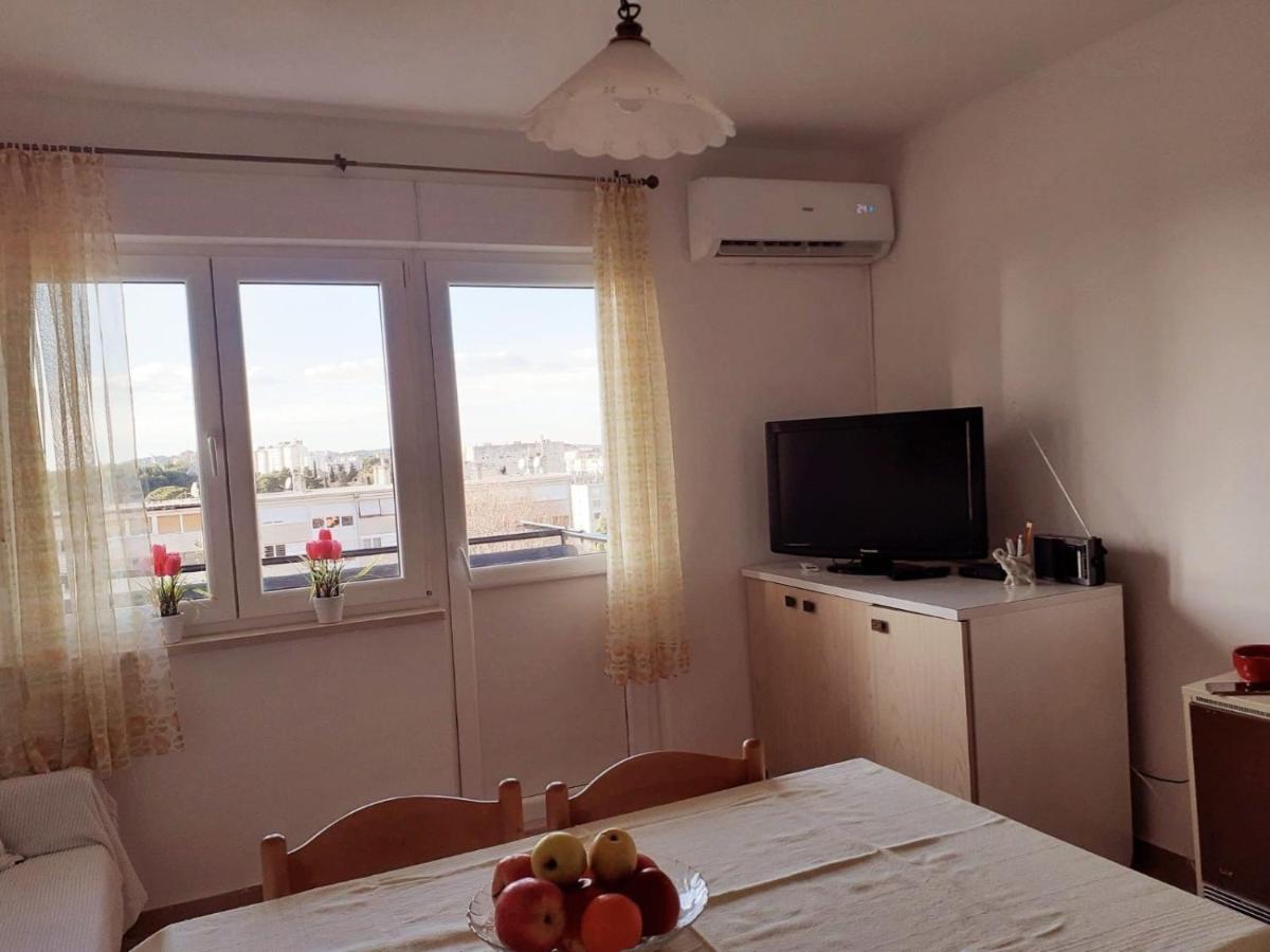 Nada 5 - Apartman S Pogledom Na More Apartment Pula Exterior foto